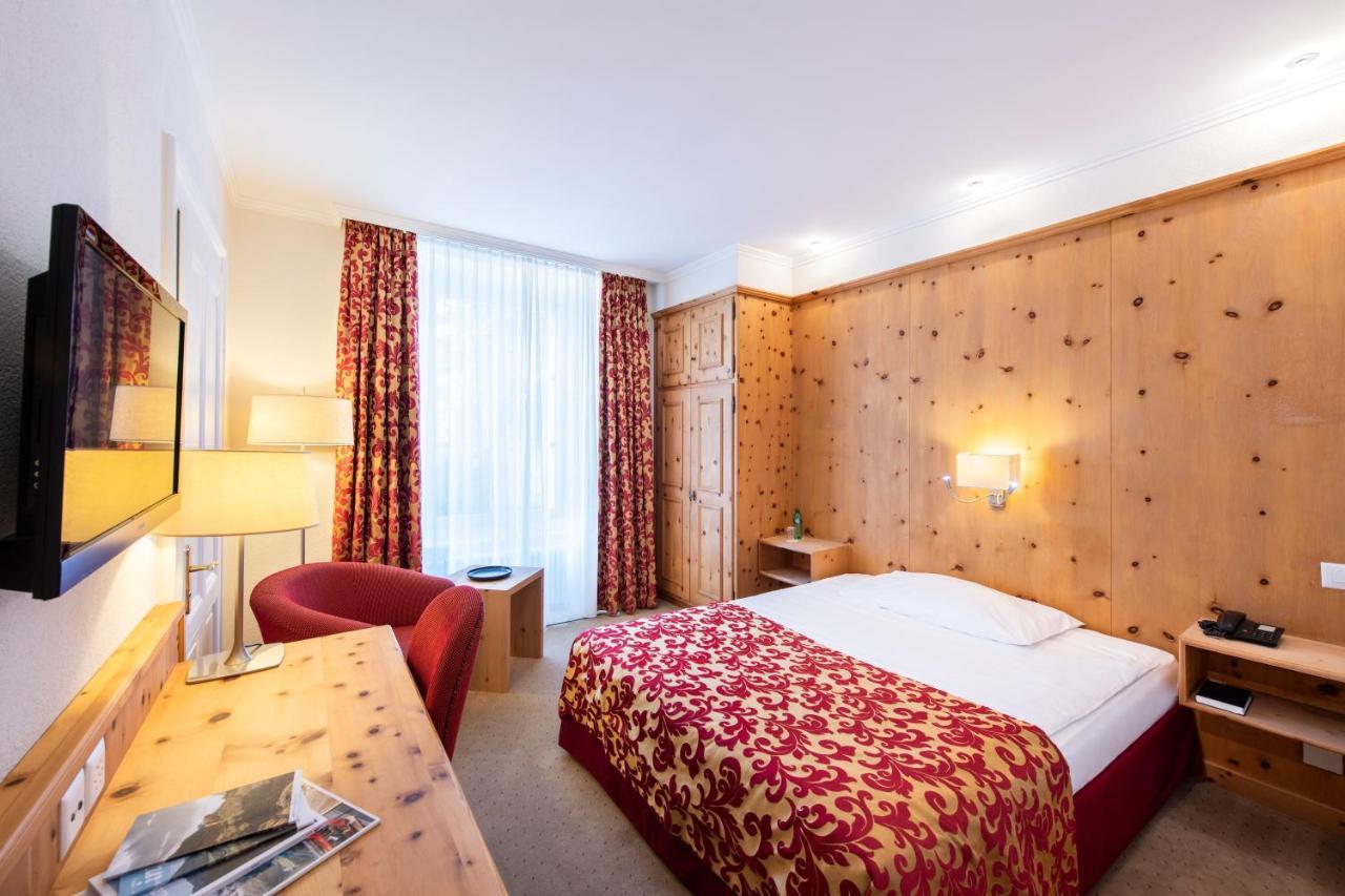 Hotel Engiadina 4*